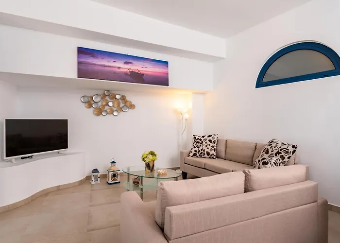 Waves * Monolithos (Santorini)