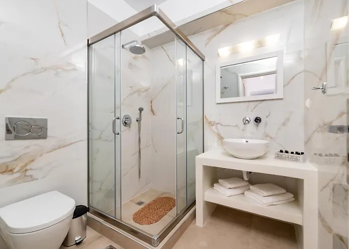 Waves * Monolithos (Santorini)