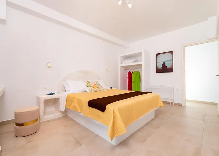 Waves * Monolithos (Santorini)