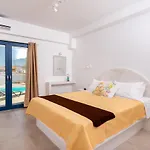 Villa Waves